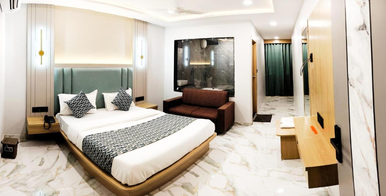 Hotel Allen Ахмедабад Екстериор снимка